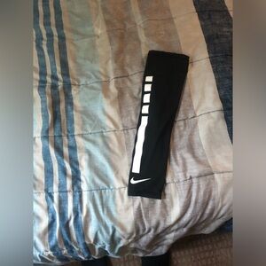 One arm Nike basketball sleeve